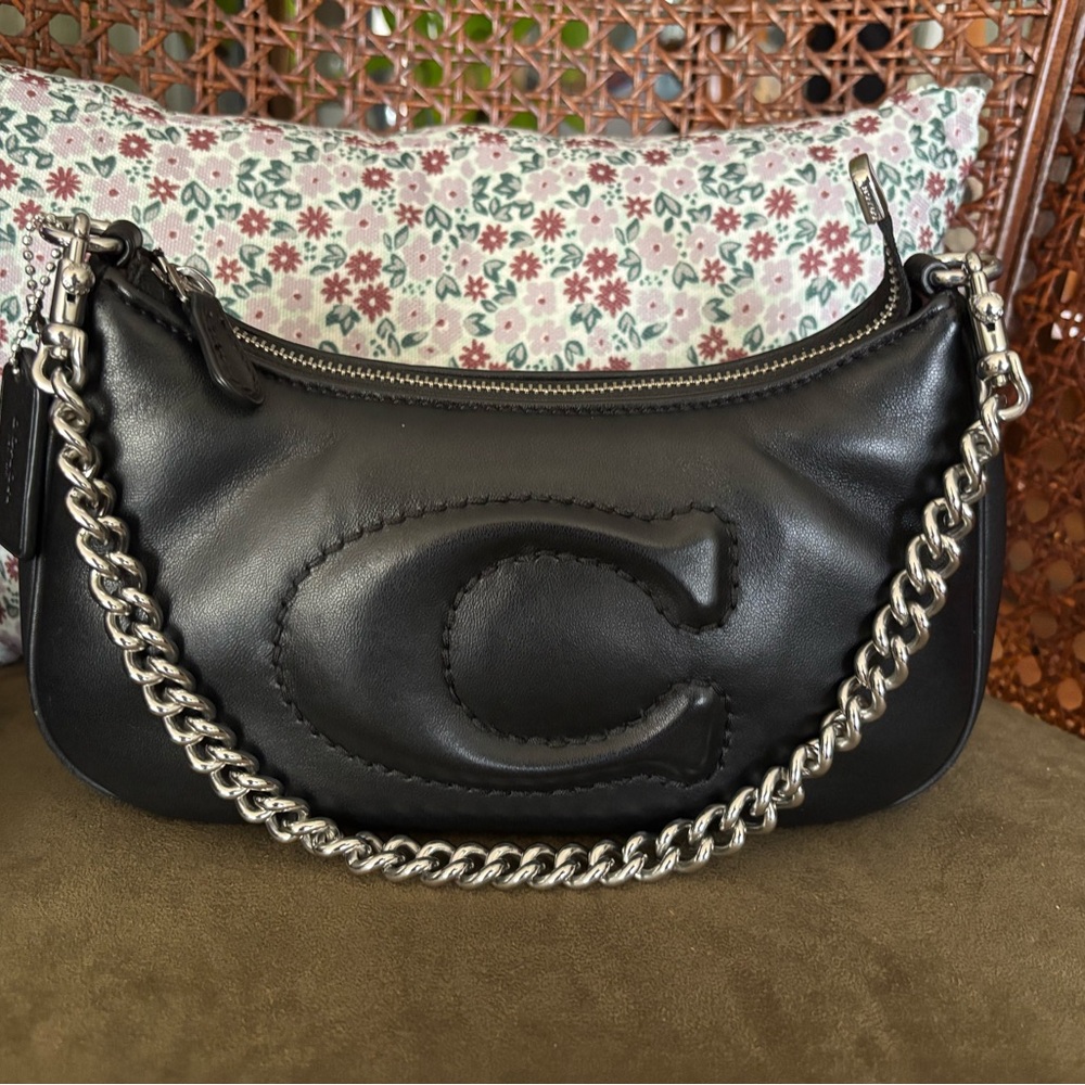 ***SOLD*** Coach Teri Shoulder Crossbody Bag Black w/ Silver Chain EUC Preloved